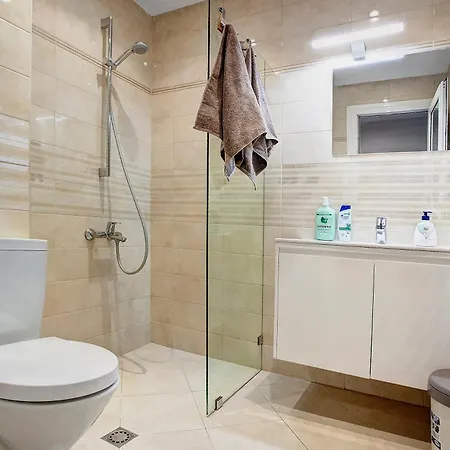 Maxim Center 1bdr Next To Subway Station And Mall Apartment *